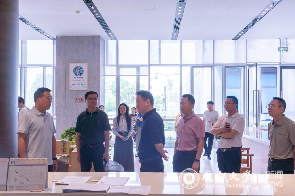 推动专业场馆从“赛事空间”向“师生共